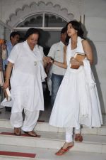 Shilpa Shetty at Sonu Nigam_s mom prayer meet in Mumbai on 3rd March 2013 (82).JPG